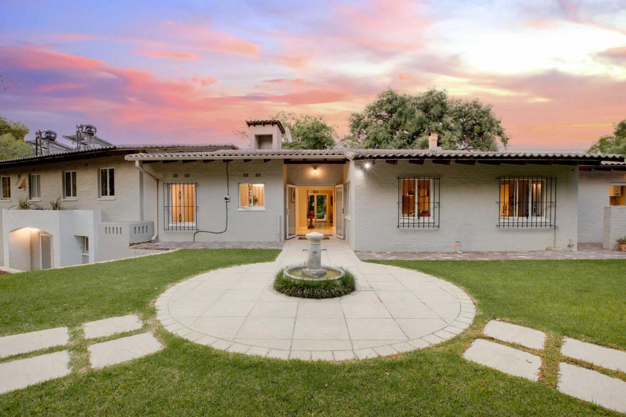 Amberhall Guesthouse Γιοχάνεσμπουργκ Εξωτερικό φωτογραφία